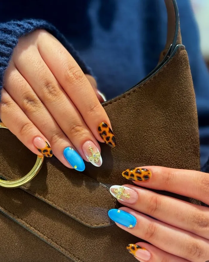 Nail art set by Mona